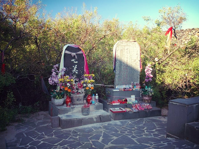 七美人塚 七美人塚
