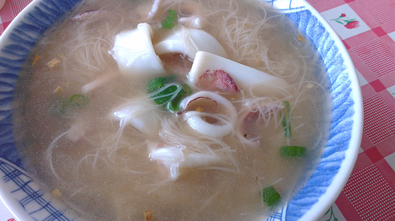 Món mì chỉ mực ống Sợi mì thủ công được